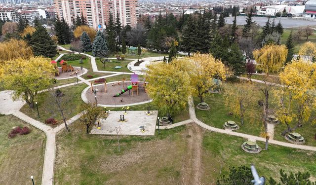 Vatandaş istedi büyükşehir  Yenikent parkını yeniledi