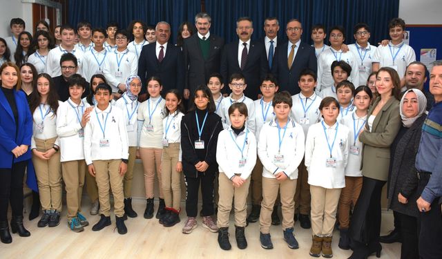 Ahmet Sezer Ortaokulu’nda iki açılış birden