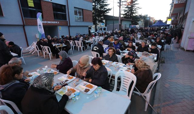 Birlikte dayanışma içinde olmalıyız