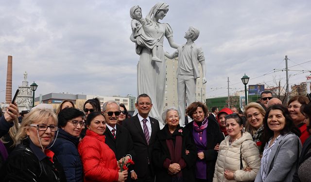 Büyükerşen’den anne ve kadınlara sürpriz