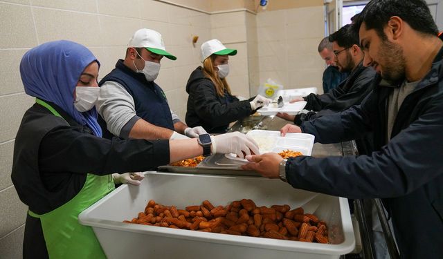 Öğrencilere yemek desteği ramazan’da da devam ediyor