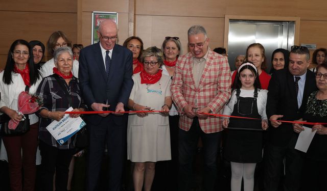 Halkın temel ihtiyaçlarını gidermek için her türlü çabayı gösteriyoruz