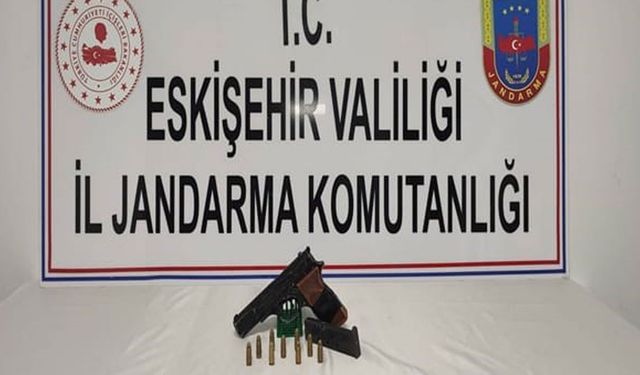 Jandarma ruhsatsız tabanca ve av tüfeği ele geçirdi