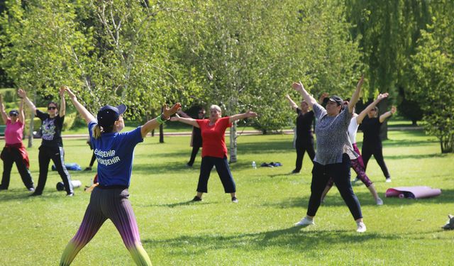 Parklarda sabah sporu başlıyor!