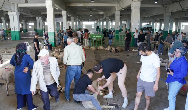 Bayram Huzuru Tepebaşı'nda yaşandı