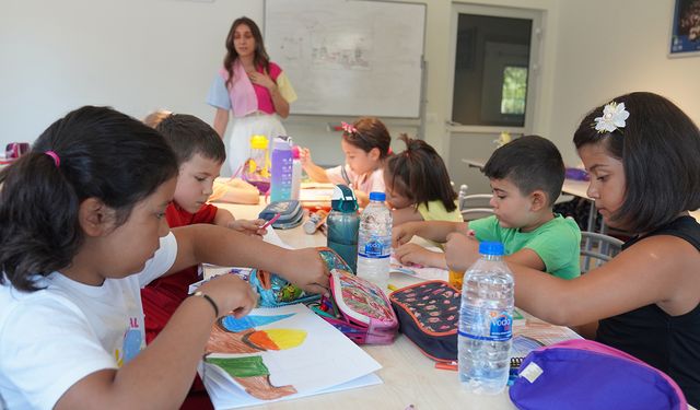 Çocuklar tatilde el becerilerini geliştiriyor