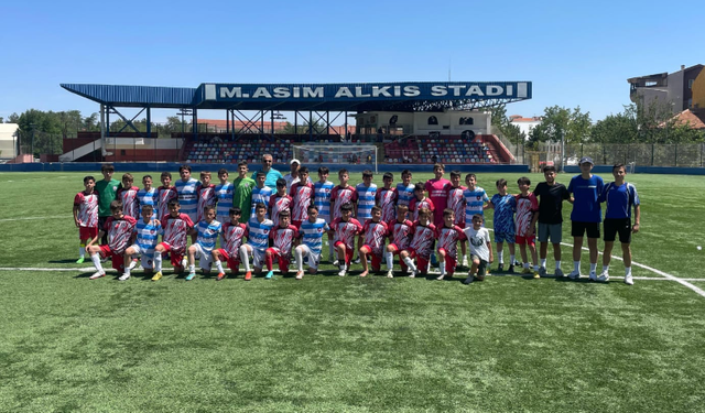 Eskişehir Altyapı Derneği Kütahya'da hazırlık maçında eksiklerini gördü