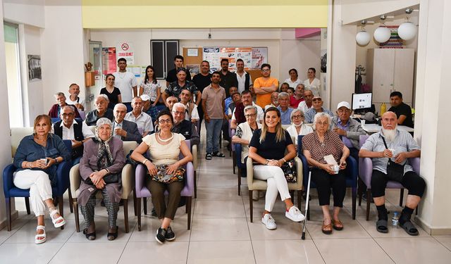 Gençlerle deneyimli vatandaşlar Gençlik Merkezi'nde buluştu