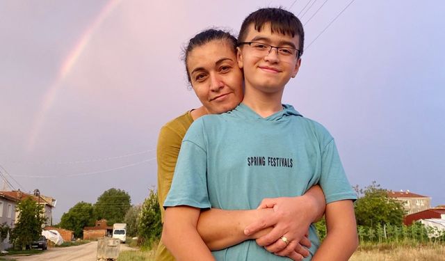 Kaybettiği annesine verdiği sözü tuttu