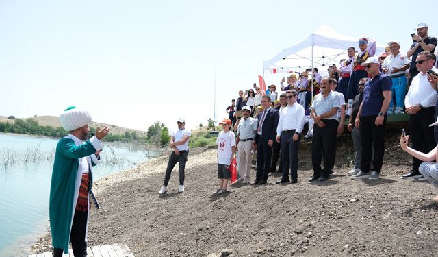 Nasreddin Hoca Festivali Göle maya çalma ile başladı