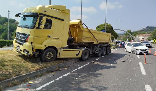 Otomobil ile tır çarpışırken, 1 kişi yaralandı