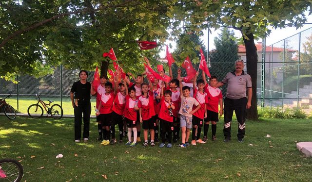 Sultandere Spor Kulübü 15 Temmuz Demokrasi ve Birlik Gününü Coşkuyla Kutladı!