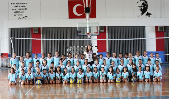 Eskişehir Odunpazarı'nda voleybol yaz okuluna büyük ilgi