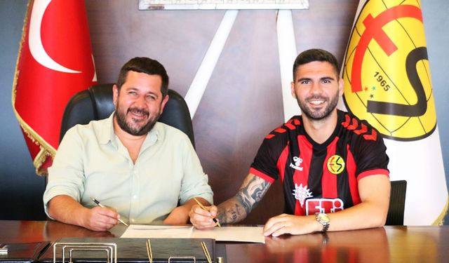 Eskişehirspor'da Cenk Özbey imzayı attı