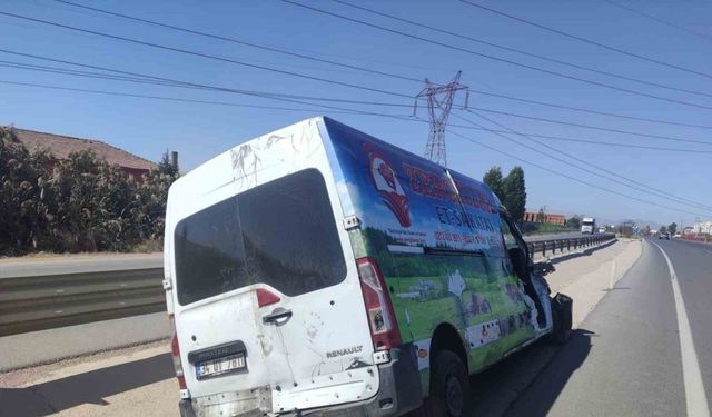 Afyonkarahisar’da trafik kazası: 1 ölü, 2 kişi yaralandı