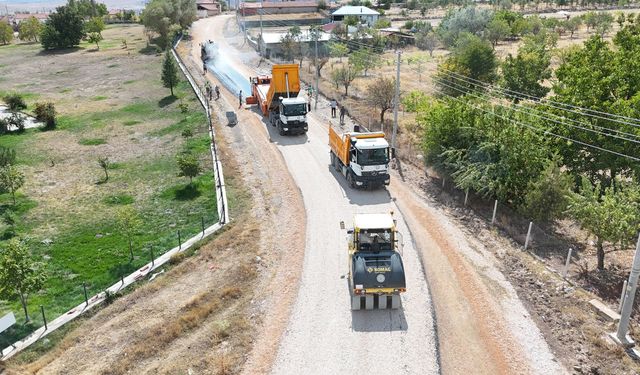 Büyükşehir’den Seyitgazi yollarında yoğun mesai