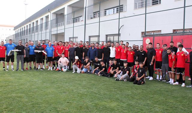 Eskişehirspor Taraftarlar Birliği ve Tribün Liderlerinden Moral Ziyareti