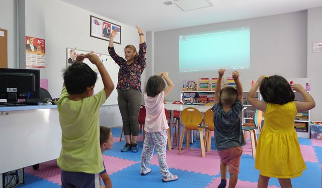 Minikler oyun Evleri’nde hem eğleniyor hem öğreniyor