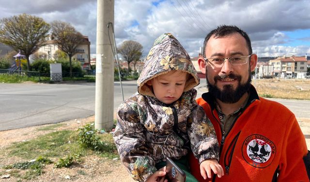 Bisiklet sürücüsü son anda kurtuldu