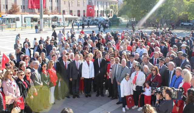 Cumhuriyetimiz esarete boyun eğmeyen bir ulusun eseridir