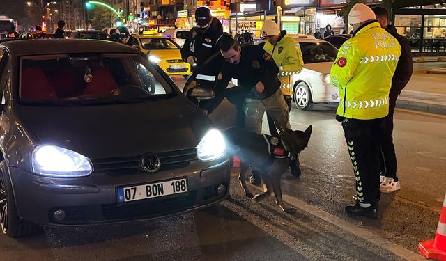 Eskişehir'de yüzlerce araç ve kişi denetlendi