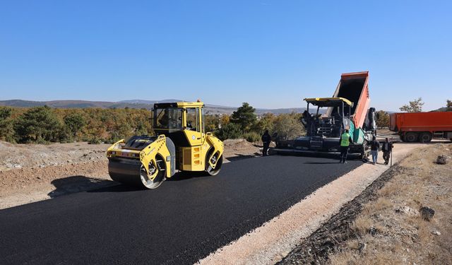 İnönü ilçesinde yollar yenileniyor