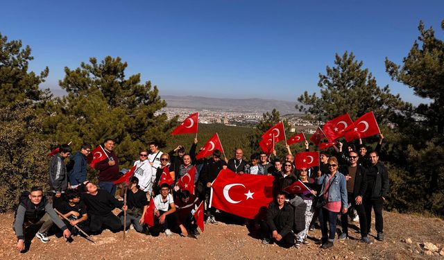 Kent Ormanı Cumhuriyet Bayramı’nda Kırmızı Beyaza Büründü