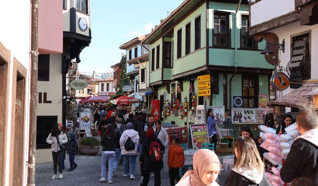 Şehir turizminin gözdesi  Eskişehir’e turist yağıyor