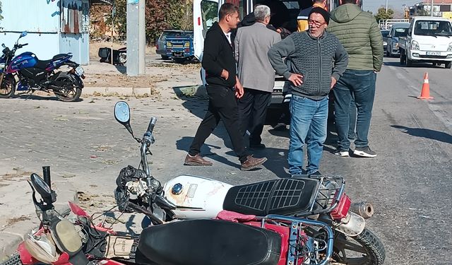 Kazada motosiklet sürücüleri ağır yaralandı