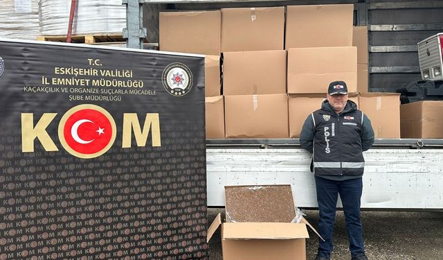 TIR kasasından 1 milyon makaron çıktı