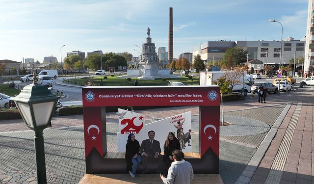 Ulus meydanında fotoğraf alanı büyük ilgi gördü