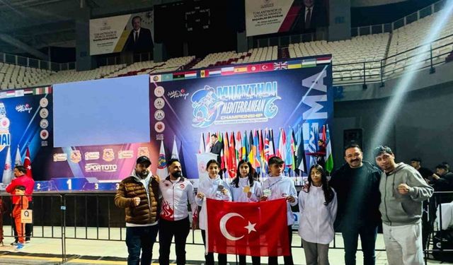 Emirdağ Güçlü Gençlik Spor Kulübü sporcuları, Antalya’dan madalya ile döndü