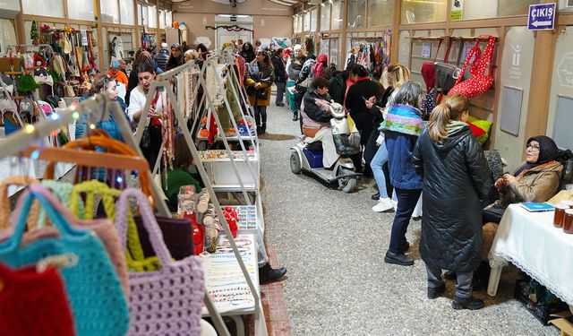 Hanımeli Sokak’ta Yılbaşı Yoğunluğu