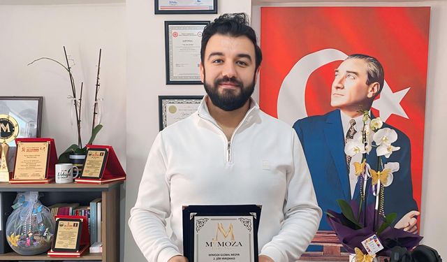 Mimoza 2. Şiir Yarışması'nda Birincilik Ödülünü Kazandı