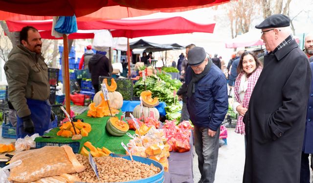 Başkan Kurt Yenikent Pazaryeri’ni ziyaret etti