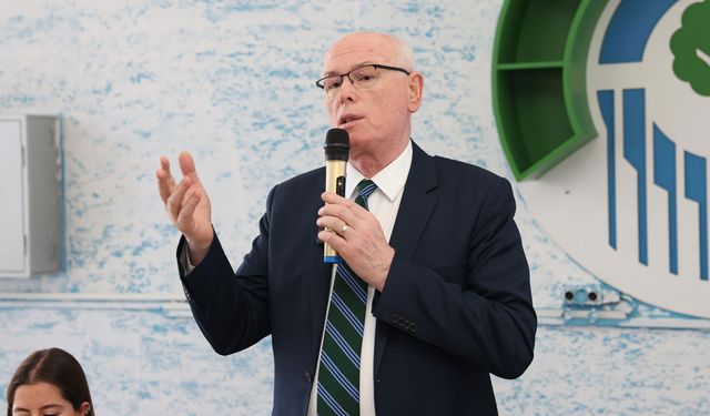 Kazım Kurt: “Belediyeler sosyal devletin yerini tutamaz”