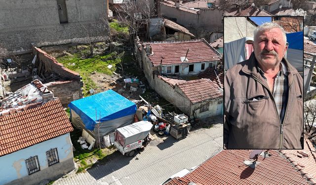 Yaşlı adam kurduğu çadırda yaşam mücadelesi veriyor
