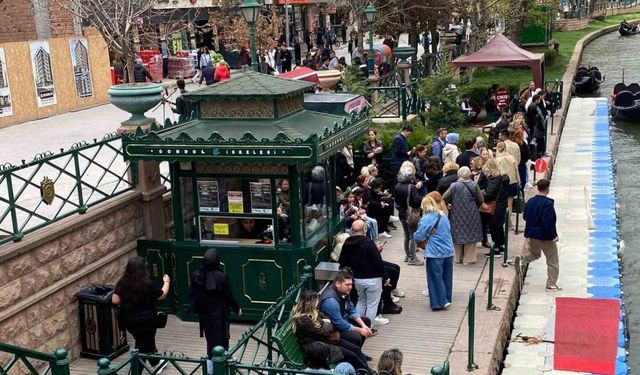 Eskişehir’de turist yoğunluğu sürüyor