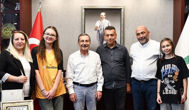 Başkan Ataç Vakıfbank’a Transfer Olan Kıraç’ı Tebrik Etti
