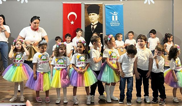 Tepebaşı miniklerinin mezuniyet sevinci