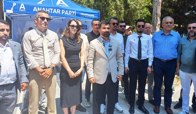 Anahtar Partisi’nden aşureyle şehitlere vefa
