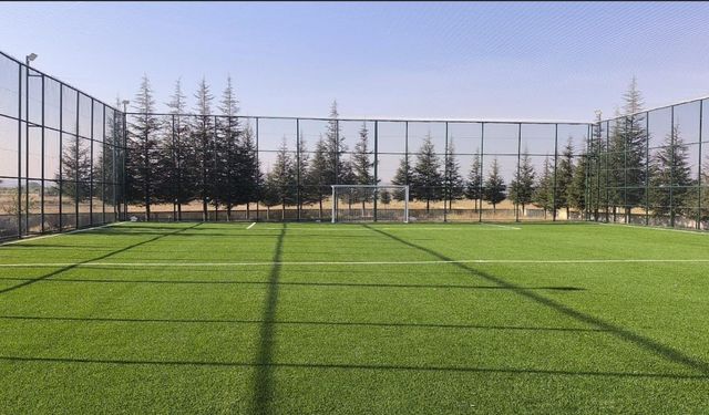 17 Halı Saha ve 13 Basketbol–Voleybol Sahası Öğrencilerle Buluşuyor