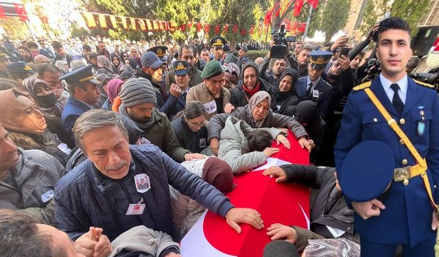 Eskişehirli şehit üsteğmen Emre Mercan gözyaşlarıyla son yolculuğuna uğurlandı