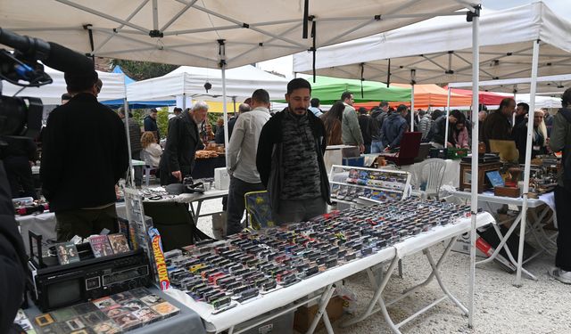 Her yaştan insan bu minyatür arabaların ’hastası’ oluyor