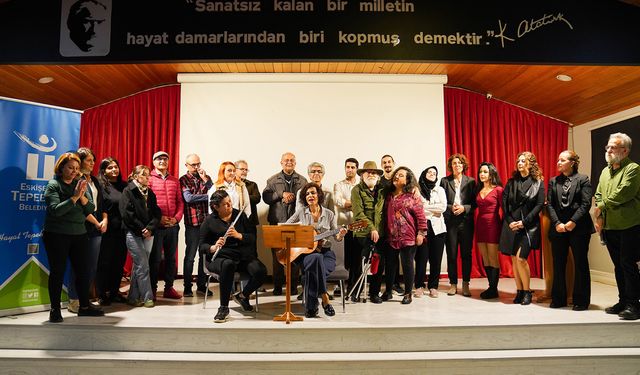 Kelimeler kanatlanır, Şiir olur, uçar