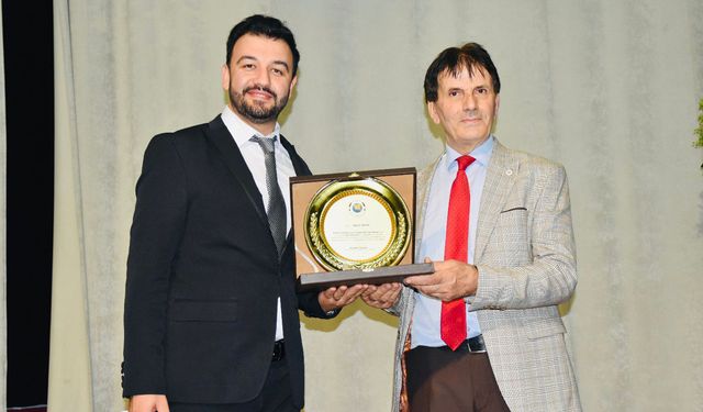 Yalçın Sevim’e Büyük Onur: “Yılın En Başarılı Şairi” Ödülü