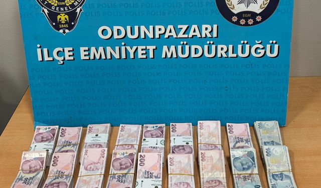 316 bin 700 TL’lik ziynet eşyasını dolandırdı