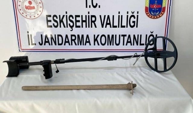 İzinsiz kazı yapan şüpheli jandarma tarafından yakalandı
