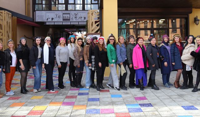 Cumhuriyet Kadını ve Giysilerle Anılar