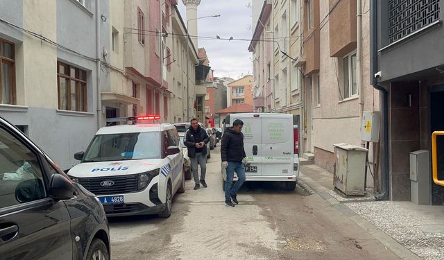 Eskişehir'de 43 yaşındaki genç adam evinde ölü bulundu